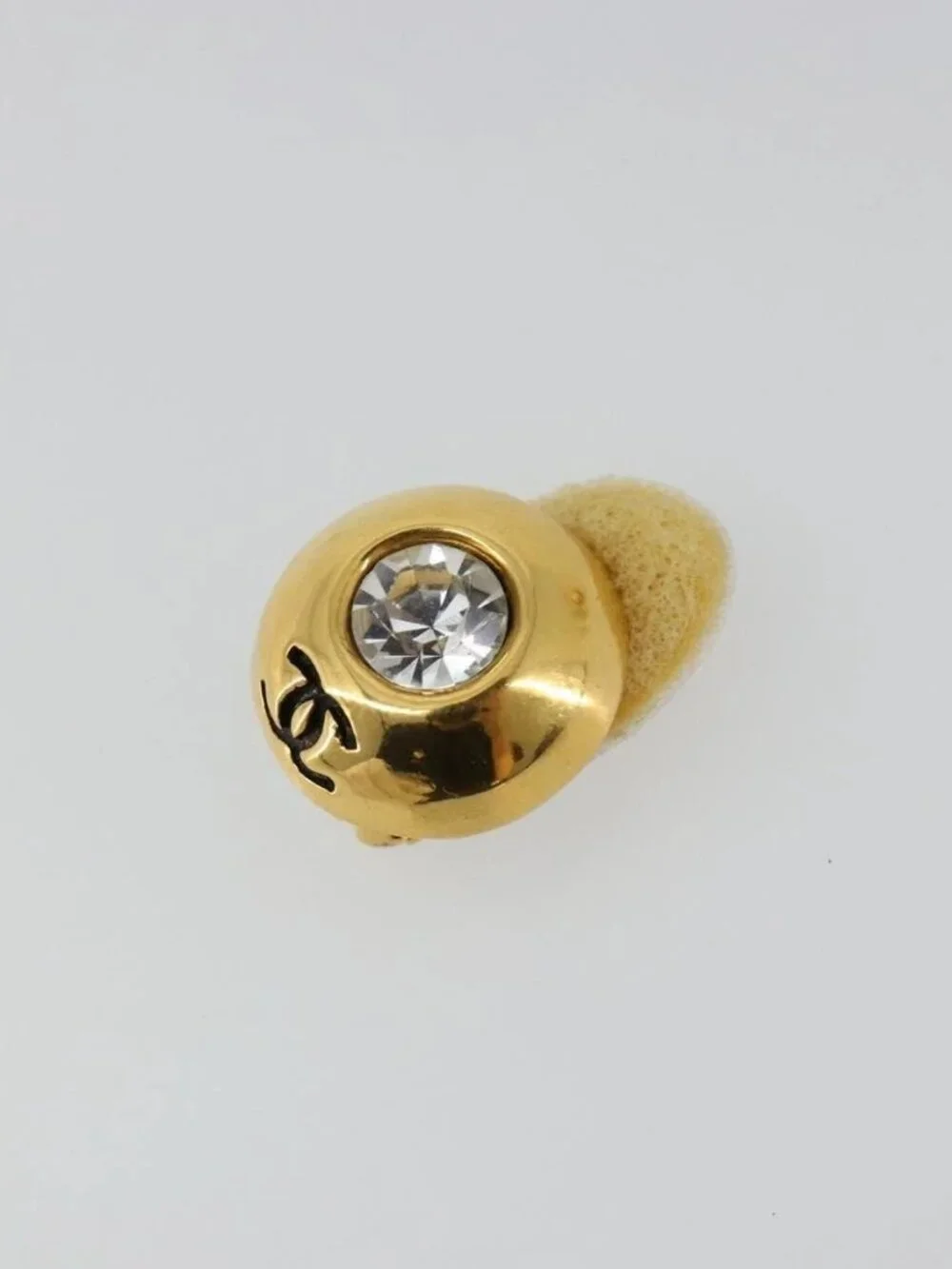 CHANEL brand	chanel color	gold